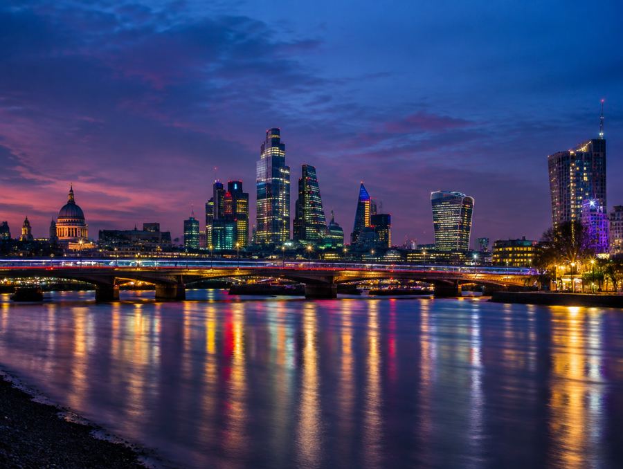 AI illustration of the Thames at night